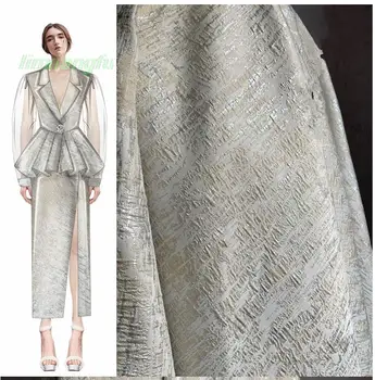 Бежевая металлическая ткань с серебряной нитью, ткань с неправильной жаккардовой текстурой, модная ткань для парадного пальто, дизайнерская ткань